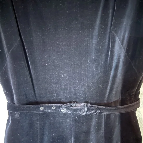 Vintage Black Velvet Dress from the 1950-60’s - Picture 7 of 10